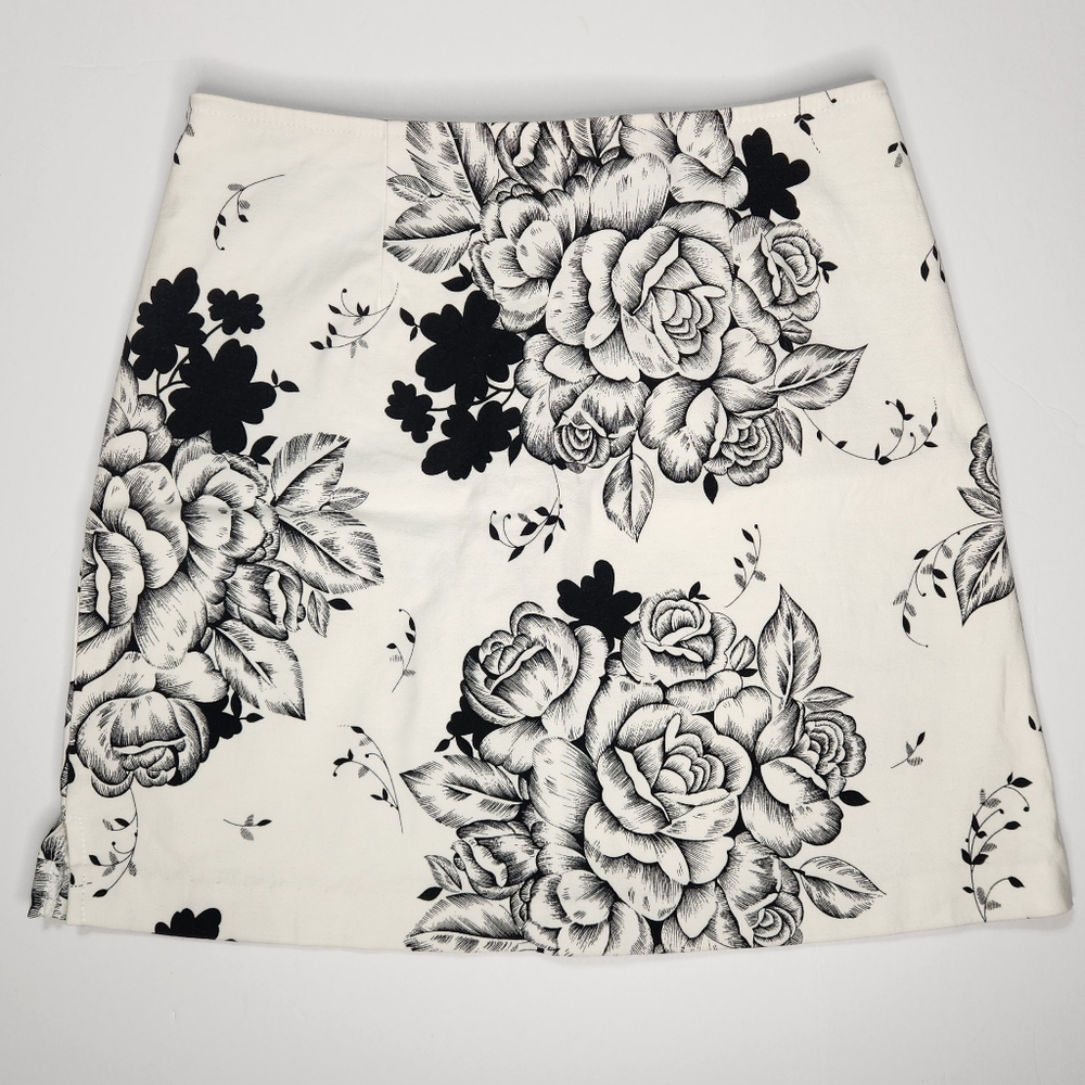 La Belle Mini Skirt Size 5 Floral Black and White Romantic Feminine Made In USA
